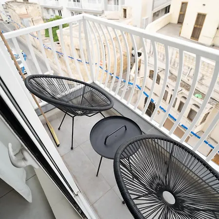 아파트 4br With Ac, Balcony, Wifi & Terrace By 360 Estates Tal Guardamangia