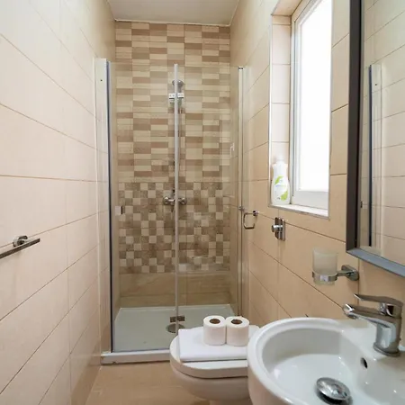 아파트 4br With Ac, Balcony, Wifi & Terrace By 360 Estates Tal Guardamangia