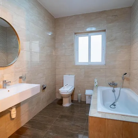 Spacious 4br,4bath With Ac, Balcony, Wifi & Terrace By 360 Estates *