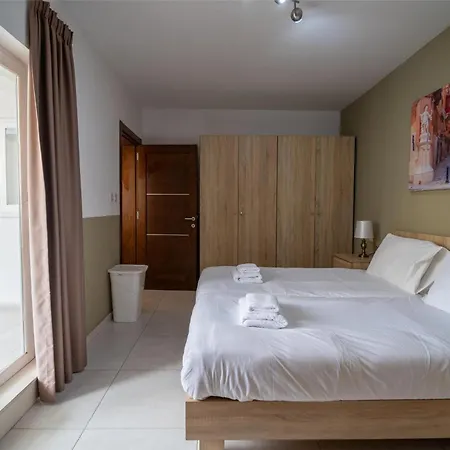 Spacious 4br,4bath With Ac, Balcony, Wifi & Terrace By 360 Estates *
