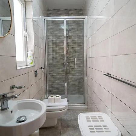 Spacious 4br,4bath With Ac, Balcony, Wifi & Terrace By 360 Estates