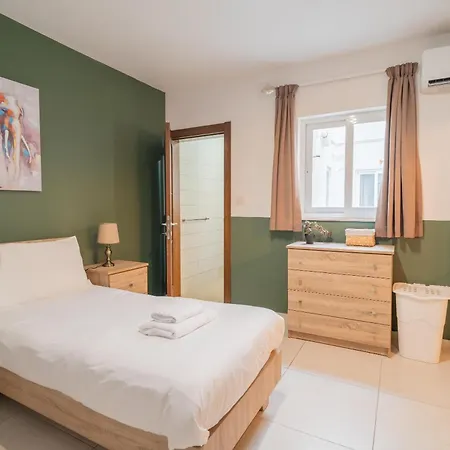 아파트 4br With Ac, Balcony, Wifi & Terrace By 360 Estates Tal Guardamangia