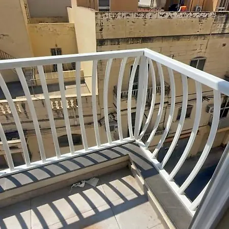 4br With Ac, Balcony, Wifi & Terrace By 360 Estates 아파트