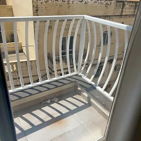 4br With Ac, Balcony, Wifi & Terrace By 360 Estates 아파트